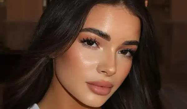 Bella Fernandez #InstaSportBio