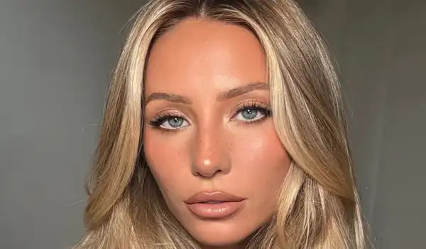 Alix Earle #InstaSportBio